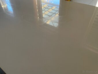 Lesklý jídelní stůl 160x90 - 3