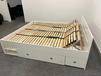Postel s matracemi a úložným prostorem - 3