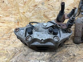 PŘEDNÍ TŘMENY AUDI A6 4F 3.0 TDI - 3