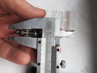 Prodám úchylkoměrem 0,01, zdvih 3mm. - 3