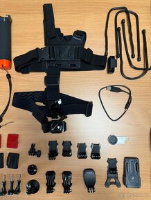 GoPro 11, 2 baterie, bohaté příslušenství - 3