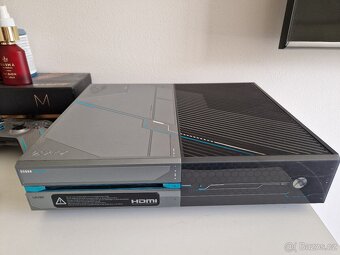 Xbox one limited edition HALO 5 1TB - 3