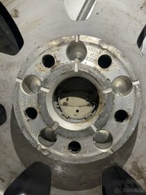 Zimní pneu Continental 215/65r16 s Audi disky - 3