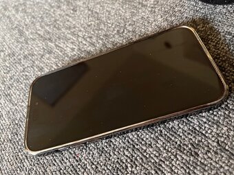 iPhone 15+ - 3