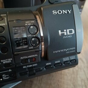 Sony kamera HDR AX 2000E TOP - 3