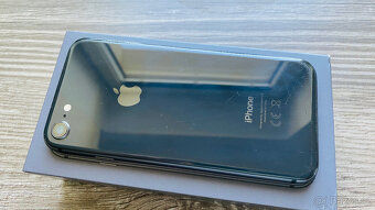 Mobilní telefon Apple iPhone 8 64GB šedý, CZ distribuce - 3