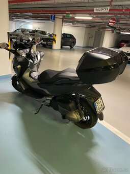 Skútr Honda (model Forza 300) - 3