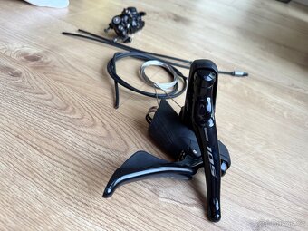 Brzdové a řadící páky Shimano - 3