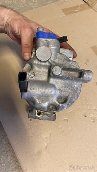 Kompresor klimatizace Denso 1K0 820 859 T - 3