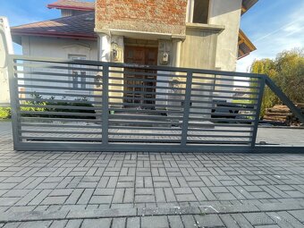 Hliníková posuvná brána + branka - 3