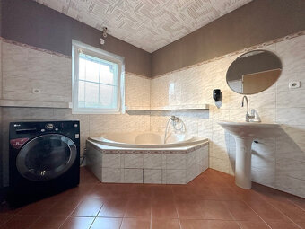 Prodej rodinného domu 4(6)+1 Vratimov 1. - 3