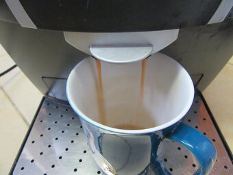 Nabízím kávovar Siemens. Plně funkční. Nejde o novou věc. Je - 3