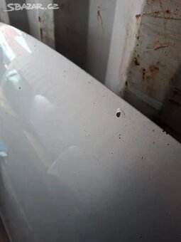 Stříbrná kapota VW Passat B6 - 3