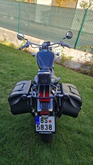 Suzuki Intruder 1400 - 3