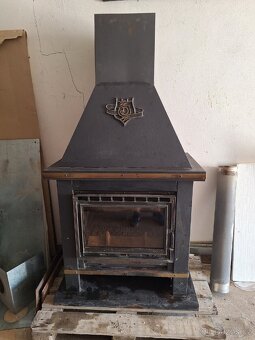 Prodám krbovou vložku s oplechováním - 3