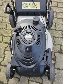 BENZÍNOVÁ SEKAČKA S POJEZDEM - 3