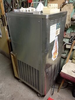 Zmrzlinovaci stroj - 3