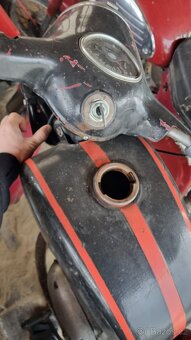 Jawa 250/592 BEZ T.P. ROK 1969 s hranatou nádrží - 3