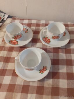 Různé sklo, porcelán - 3