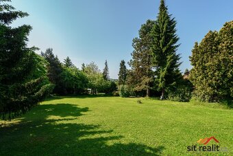 Lukrativní stavební pozemek pro stavbu RD, 550 m2, exklusivn - 3