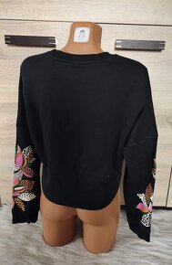 Mikina
Vel - M/L - 3