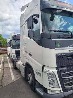 Prodám tahač Volvo FH460 lowdeck r.v 5/2016 najeto 820000Km - 3