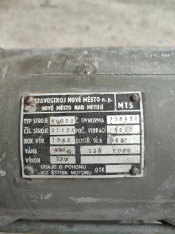 Vibrační elektromotor 1 kW - 3