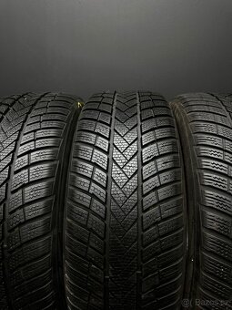 3ks pneu Vredestein 205/55/17 91H - 3