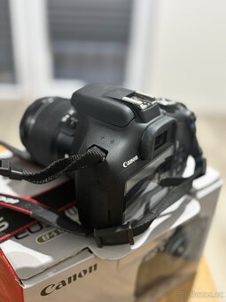 Canon EOS 2000D - 3