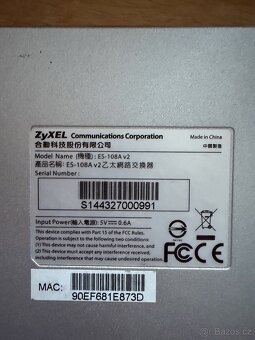 Switch Zyxel GS-105B / ES-108A - 3