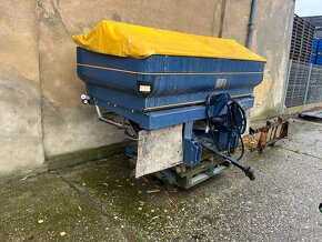 Rozmetadlo průmyslových hnojiv Bogballe M2 - 3