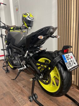 Yamaha MT-09 - 3