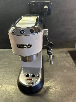 Kavovar De’Longhi DEDICA - 3