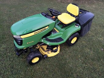 Zahradní traktor John Deere X300R - 3