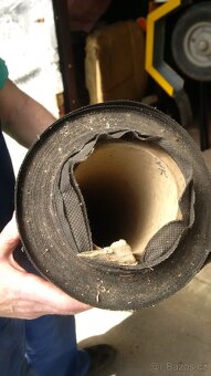 Prodám černou netkanou textilii - 3