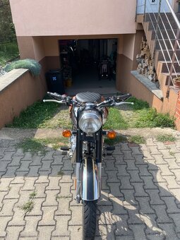 Royal Enfiled Classic 500 - 3