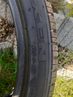 NEXEN Roadian 295 30 r22 - 3
