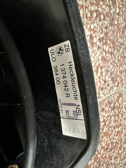 Zadní světlo pravé BMW E32 - 3