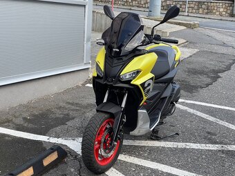Aprilia SR-GT 125 jen 600 km - 3