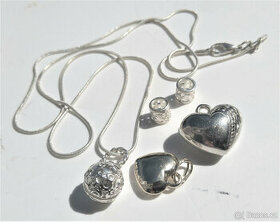 KRÁSNÝ DÁREK - Dámský řetízek se 4 různými přívěsky - 3