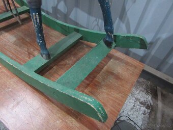 Nabízím krásného starožitného houpacího koníka z 19 stol. Ch - 3