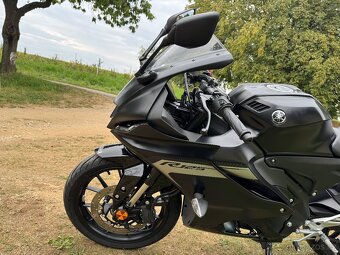 Yamaha yzf r125 - 3