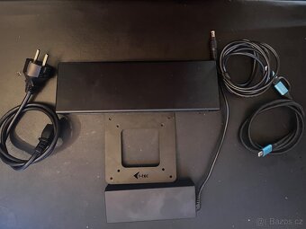 Dokovací stanice - 3