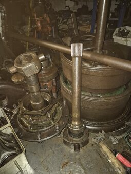 Prodám náhradní díly Tatra 111,128,148,813 - 3