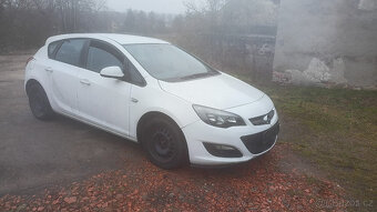 Vozidlo Opel Astra, rok 2014 - 3