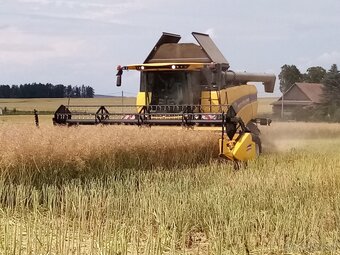 sklízecí mlátička New Holland CX 6.80 - 3