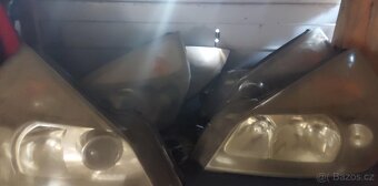 Zbytek dílů na Renault Espace IV 2.2dci,cena 2000 kč za vše - 3