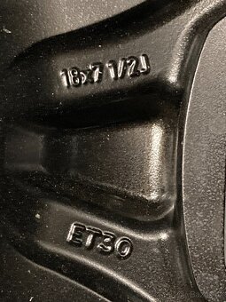 Originální sada alu disků - Toyota Hilux vč. pneu - 3
