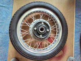 Honda CB 750 F 2 - 3