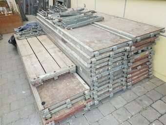 Použité lešení - Layher cca 200m² - ocelové/hliníkové lešení - 3